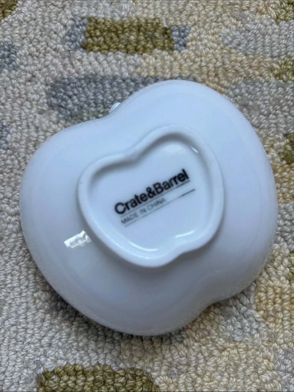 Crate & Barrel Small apple-shaped bowl EUC white porcelain